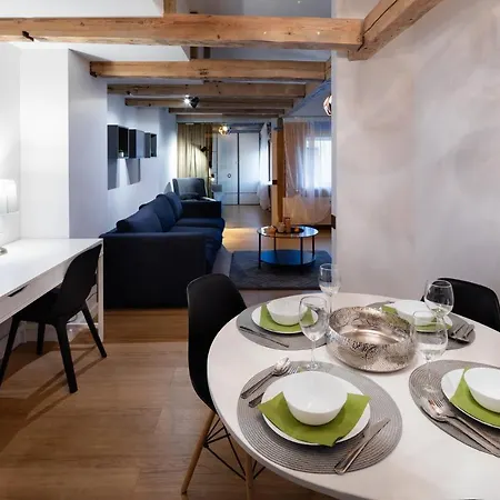 アパート Merkela Loft Beside Vermanes Park リガ