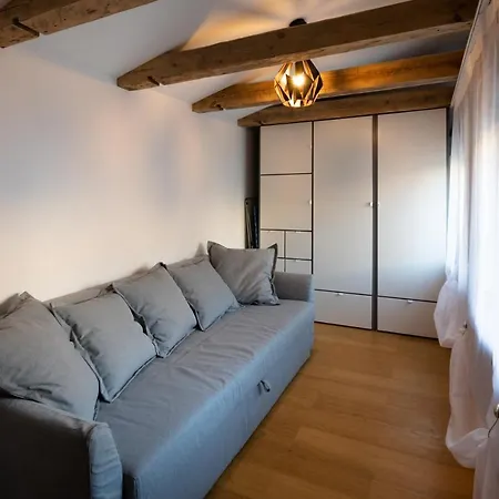 Merkela Loft Beside Vermanes Park