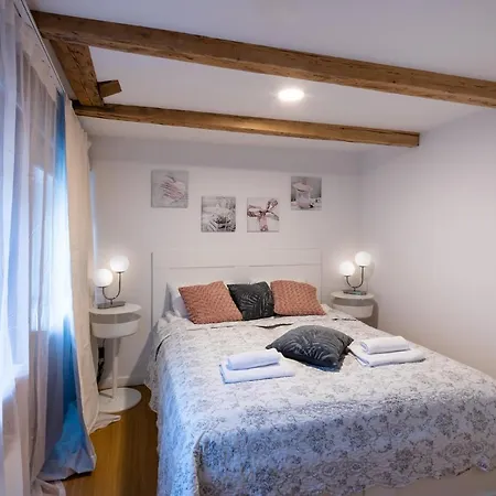 Merkela Loft Beside Vermanes Park *