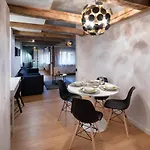 Merkela Loft Beside Vermanes Park Riga