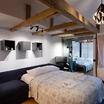 Merkela Loft Beside Vermanes Park Dzīvoklis *